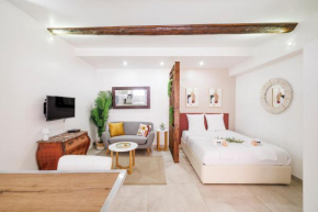 Logement cosy au cœur des Remparts/vieil Antibes